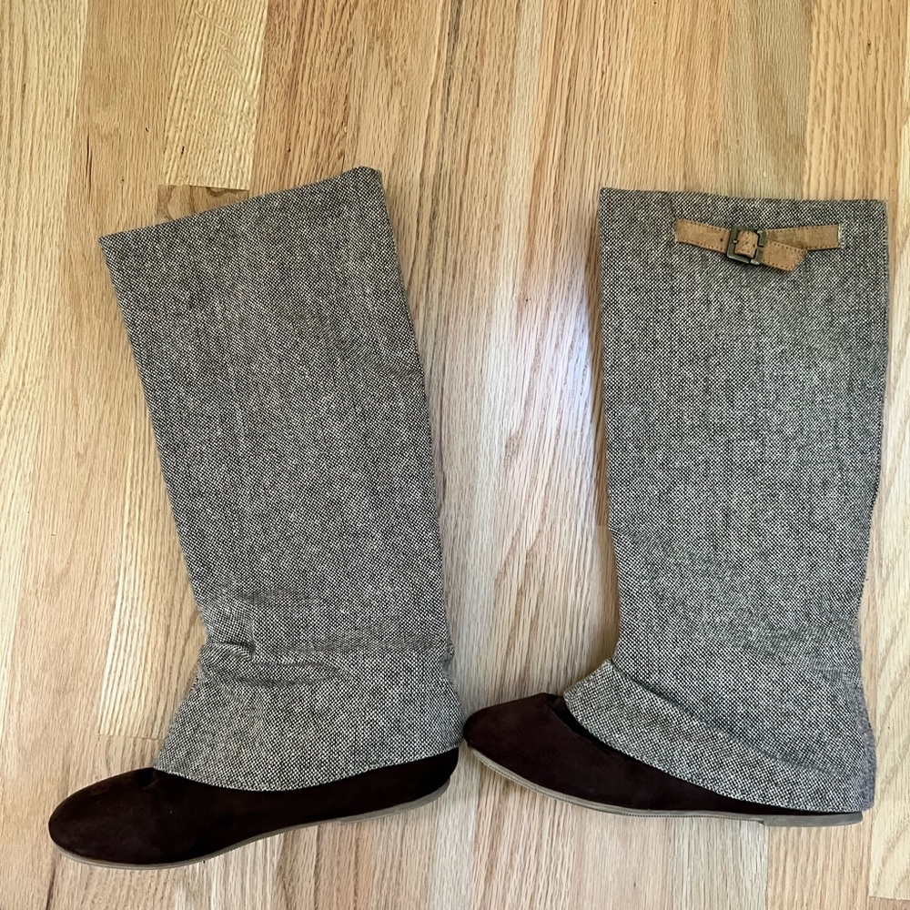 Joyfolie Wool boots size youth 2. Barely worn